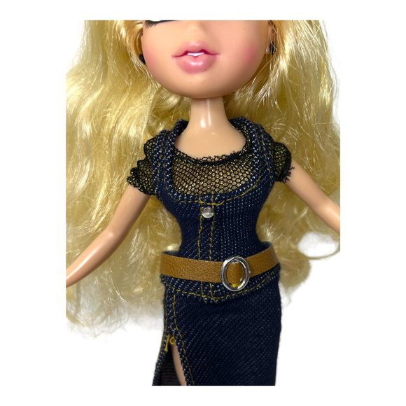 Vintage 2001 Bratz Strut It Cloe The Girls With A Passion For Fashion Do… - Picture 5 of 9